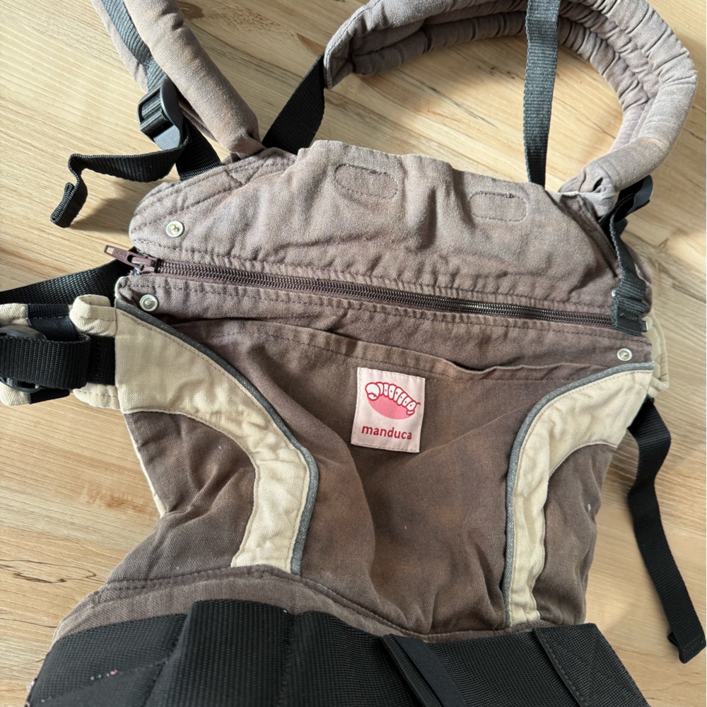 Manduca Carrier
